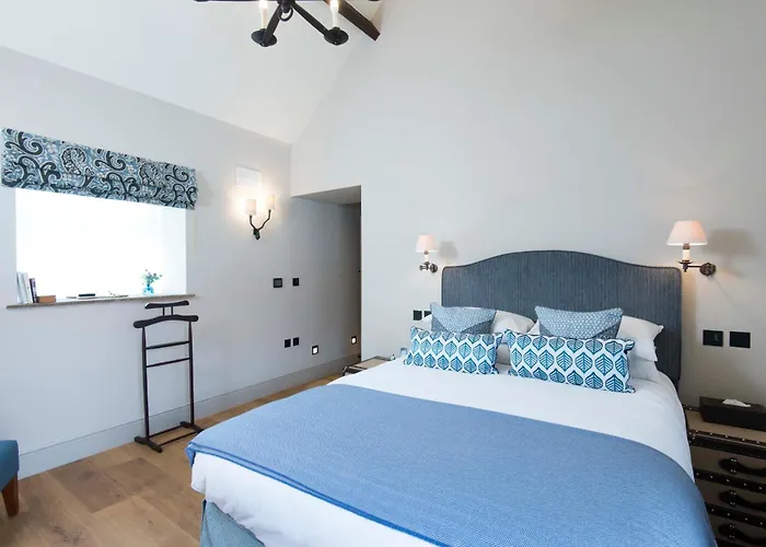 West Acre Country house *